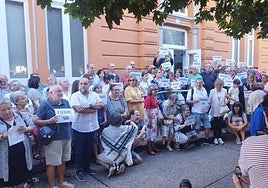 Concentración para pedir que se posponga el cierre de la actual sede del Museo Piñole.