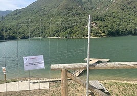 El pantalán de Tanes, incluso sin acceso.