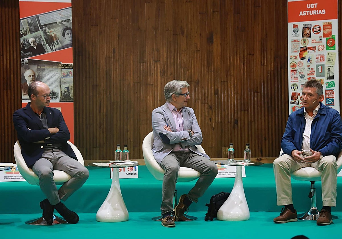 Javier Cueli, Arturo Téllez y Fernando Soto, en la Escuela de Verano de UGT.