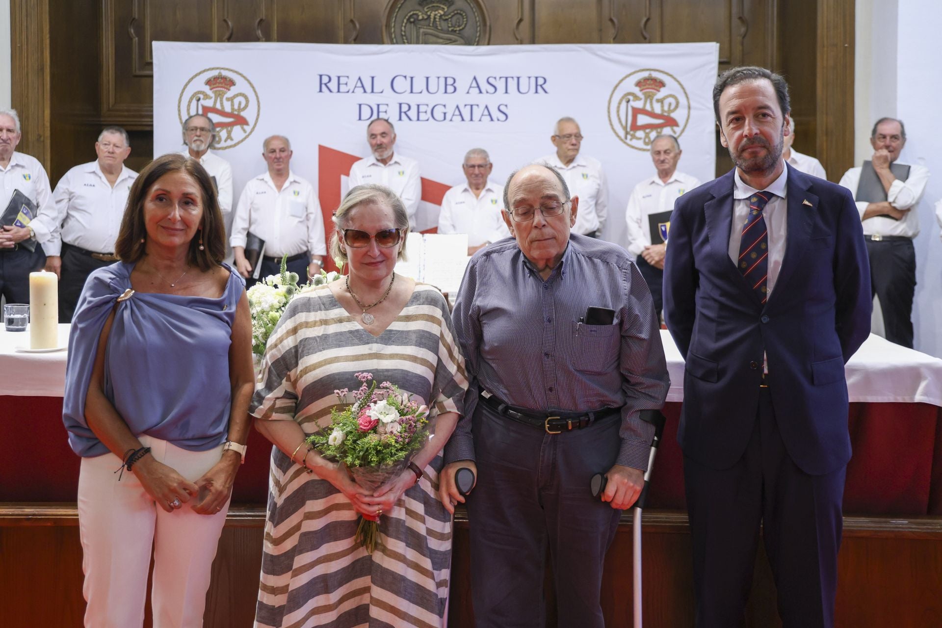 El Club de Regatas de Gijón honra a sus socios de honor