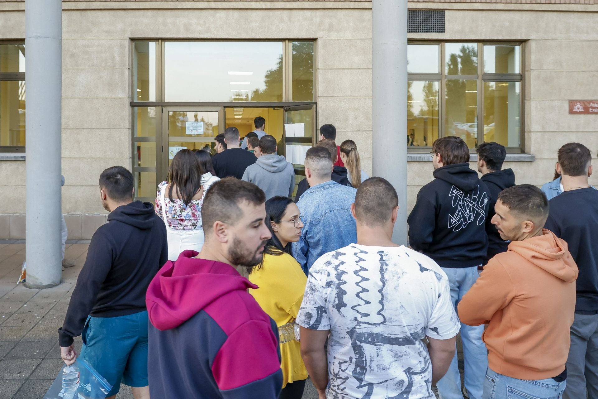 Oposiciones a la Guardia Civil en Asturias: más de 600 aspirantes se examinan para acceder al cuerpo