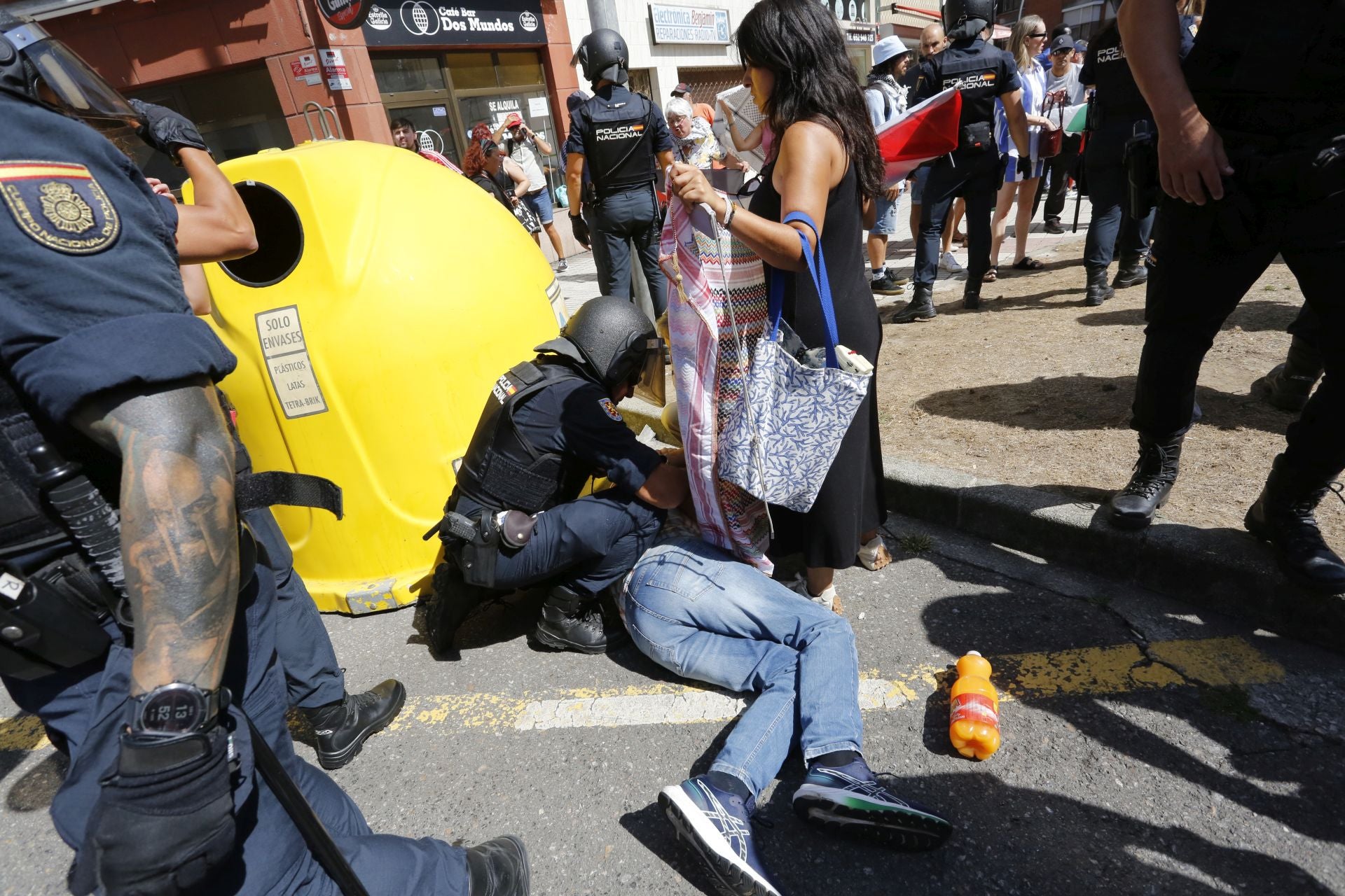 Nuevas protestas en Avilés a favor de Palestina en la demicuarta etapa de La Vuelta