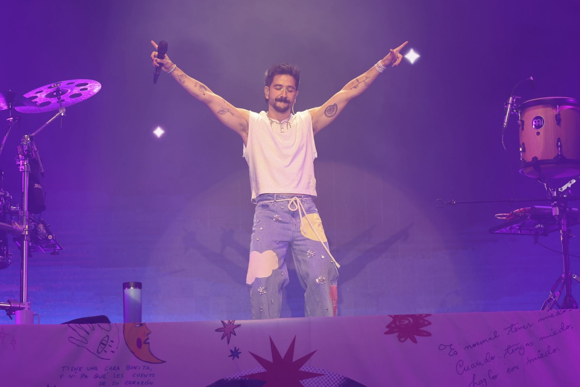 Camilo y María Becerra prenden la mecha de las fiestas de San Mateo de Oviedo