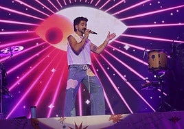 Camilo y María Becerra prenden la mecha de las fiestas de San Mateo de Oviedo