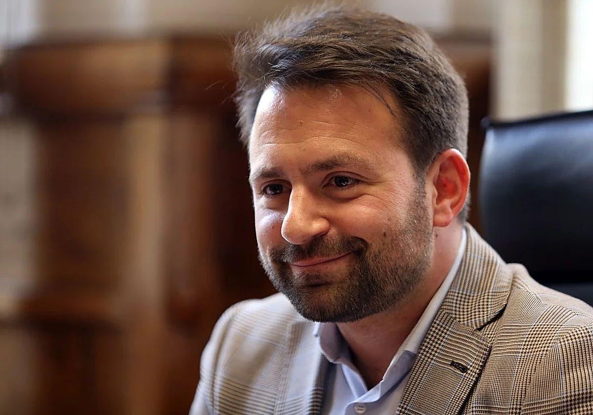 Álvaro Queipo afirma que las manifestaciones propalestinas en la Vuelta «dan una imagen de nuestra tierra que no se corresponde con lo que realmente somos»