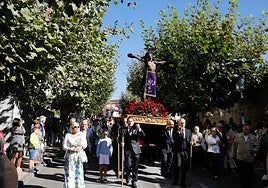 Procesión del año pasado del Santísimo Cristo de Candás desde la iglesia parroquial de san Félix