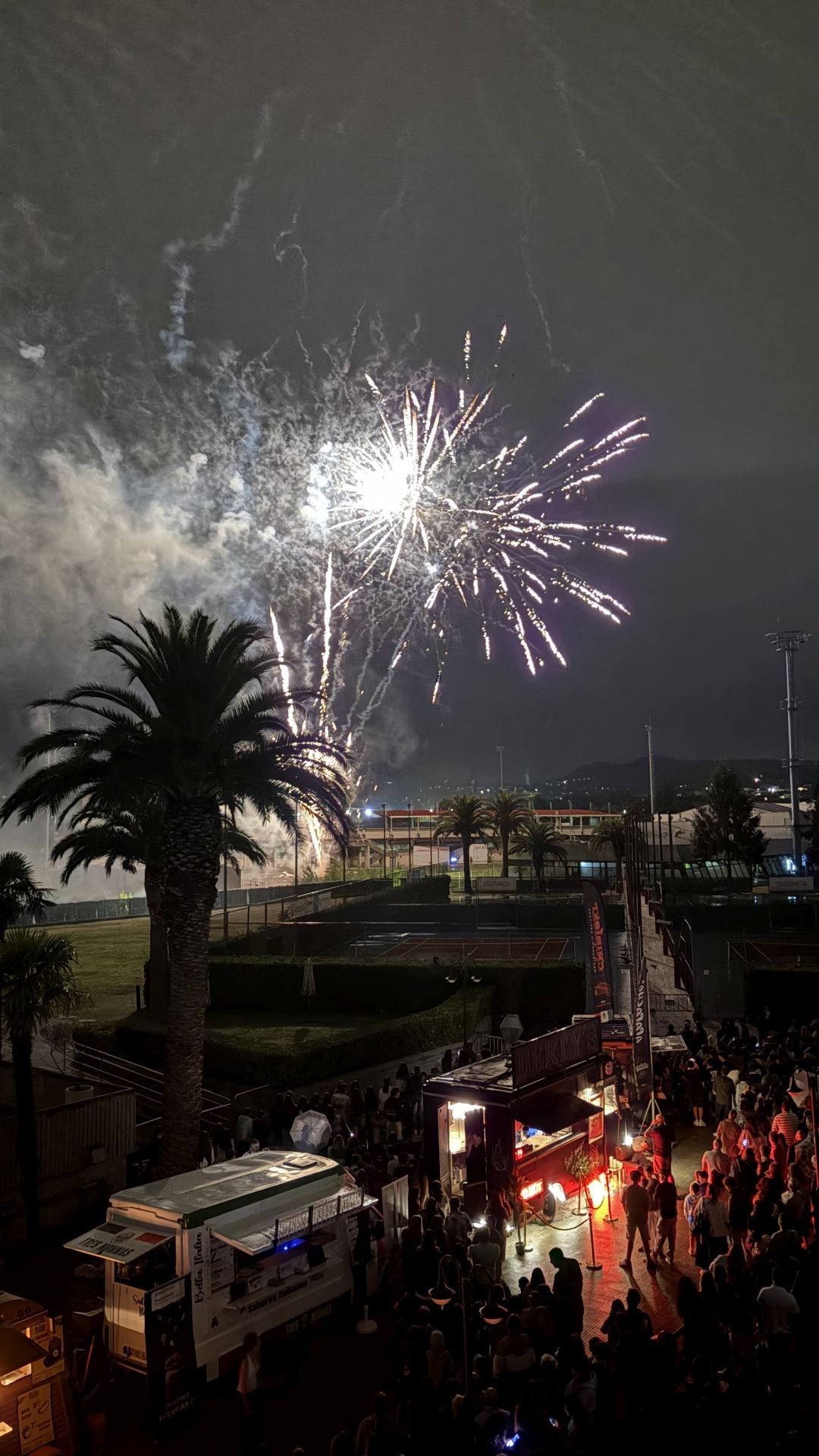 El Grupo Covadonga ilumina el cielo de Gijón con las celebraciones en honor a su patrona