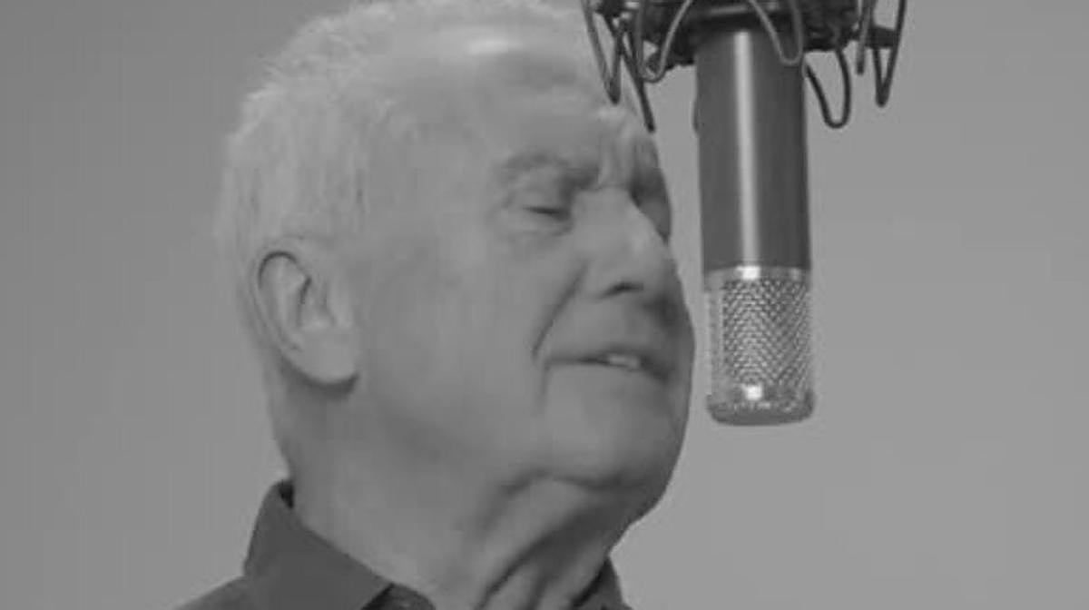 Víctor Manuel anuncia una nueva canción en el Día de Asturias: así suena 'Solo a solas conmigo'