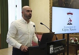 Jesús Martínez Salvador, portavoz de la junta de gobierno, este martes, en el Salón de Recepciones del Ayuntamiento de Gijón.