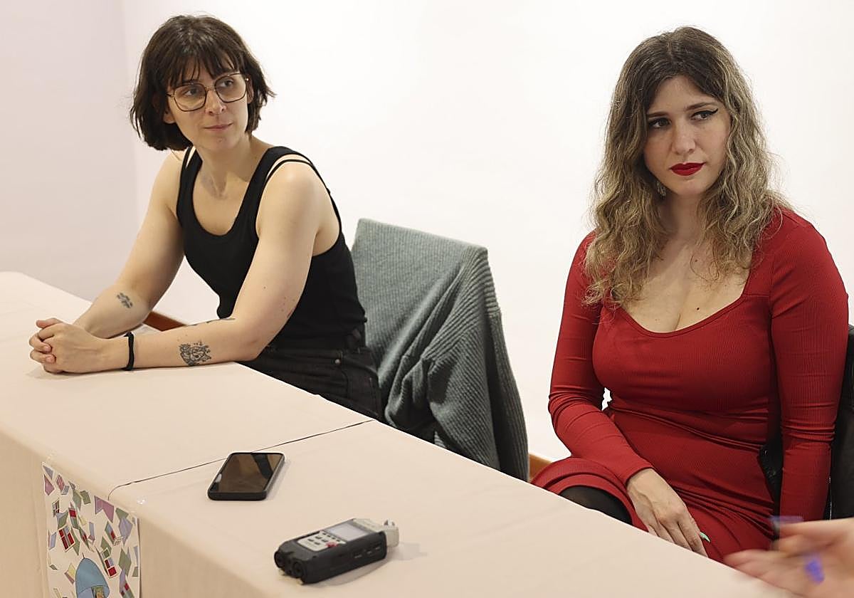 Paula Cheshire y Carolina Corvillo durante la rueda de prensa.