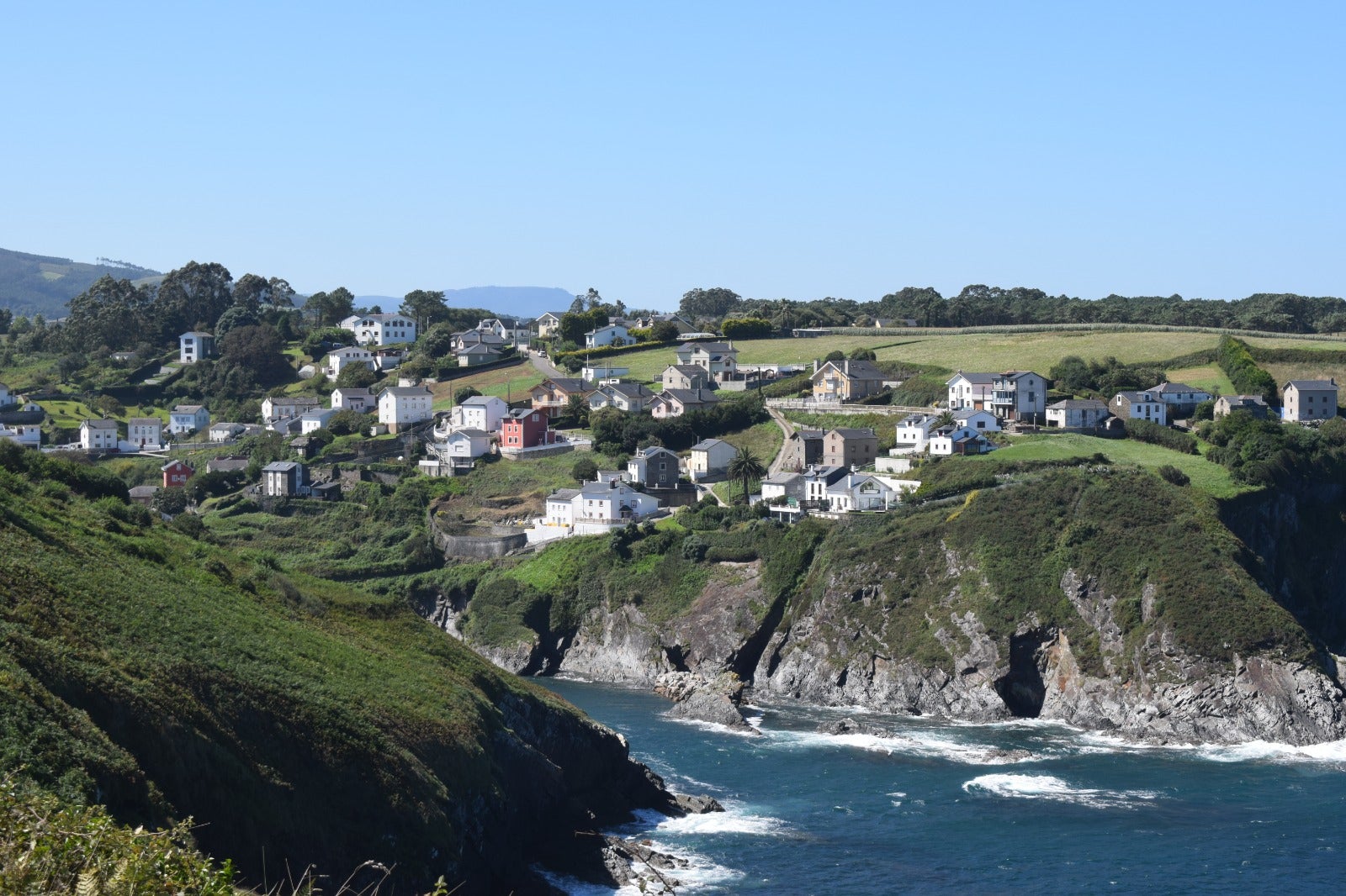 Imagen secundaria 1 - La gran ruta costera de Asturias: 36 etapas para caminar entre playas
