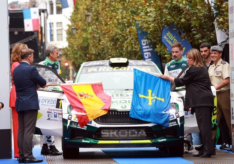 Puesta de largo del Rally Princesa en la calle Uría de Oviedo