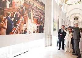 La exposición, de carácter itinerante, se inauguró en el Palacio Real con la presencia de los Reyes.