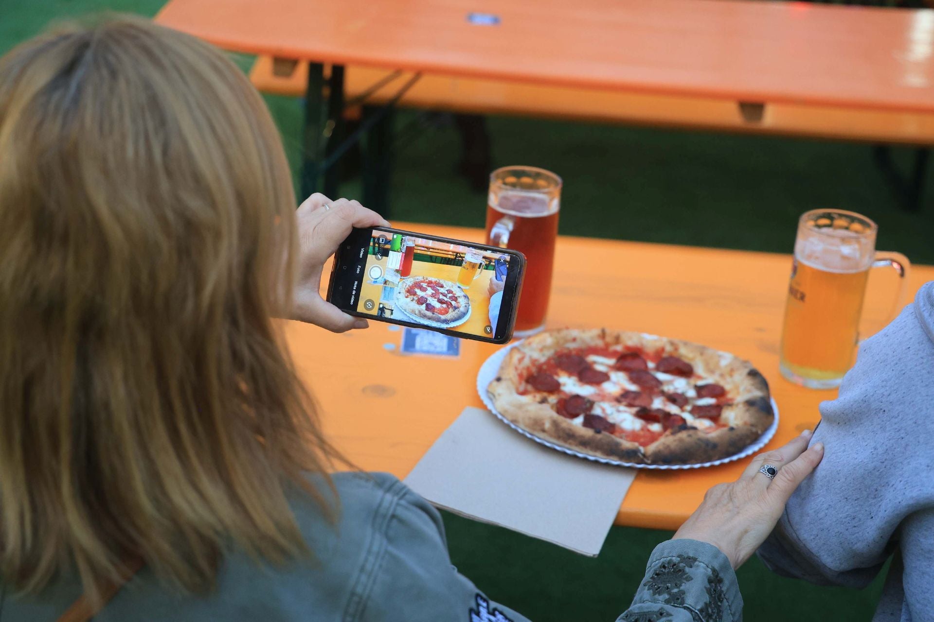 Cerveza, comida y mucha fiesta en el Oktoberfest de Gijón