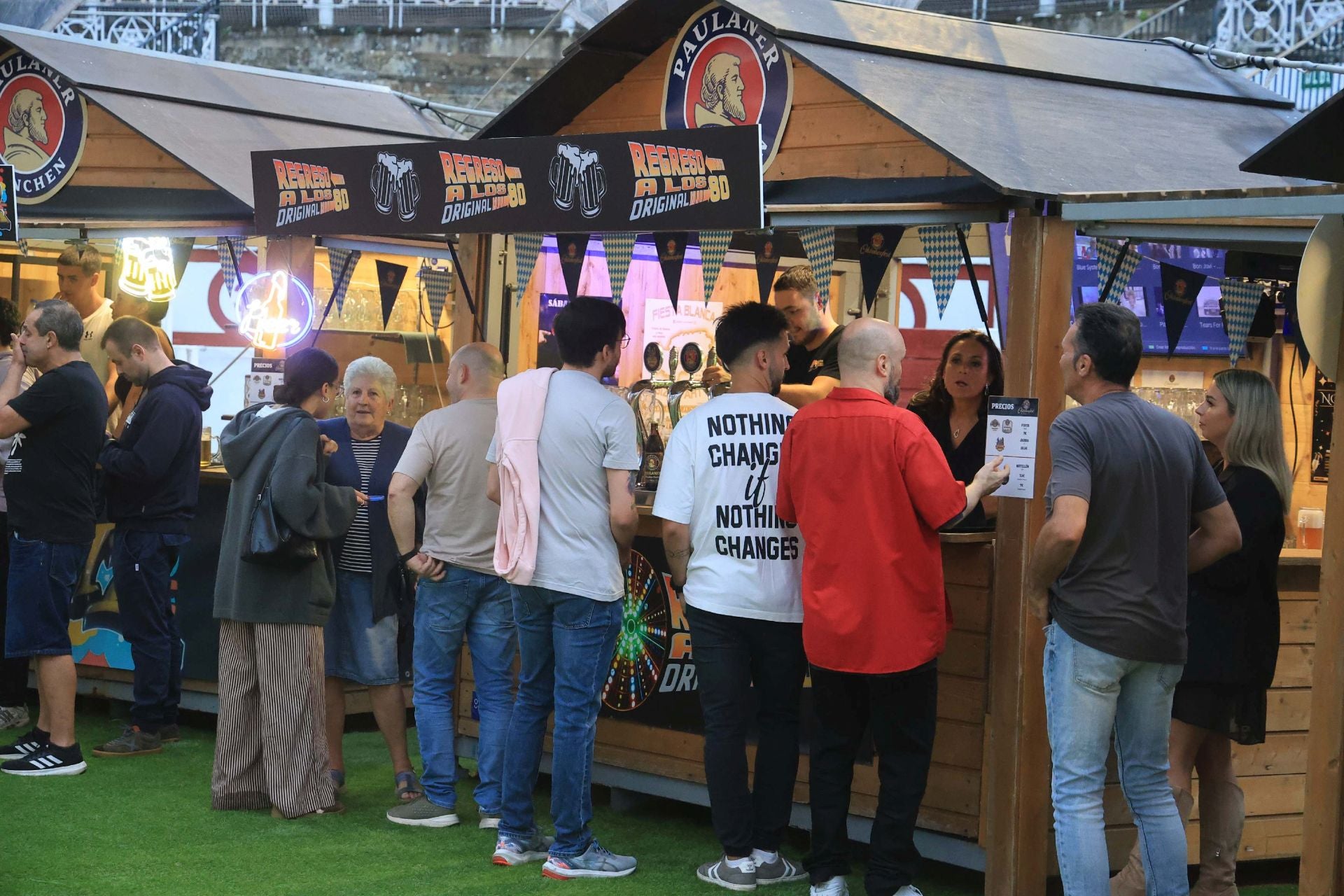 Cerveza, comida y mucha fiesta en el Oktoberfest de Gijón