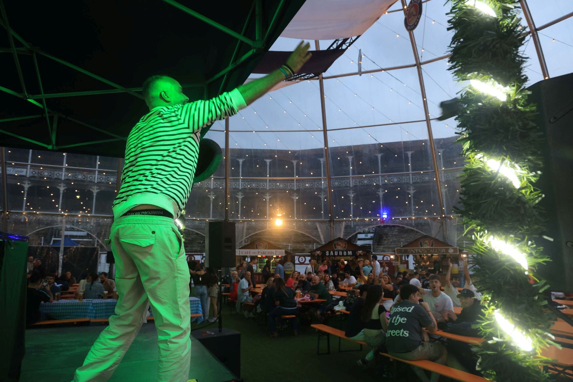 Cerveza, comida y mucha fiesta en el Oktoberfest de Gijón
