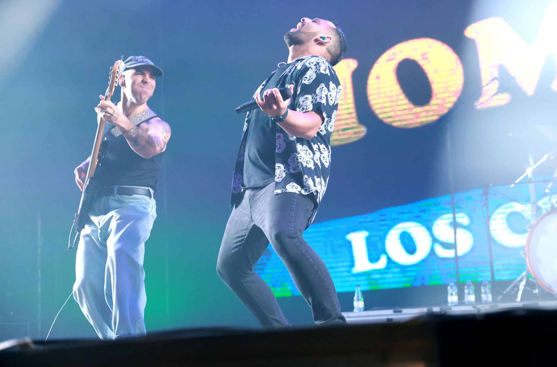 El tributo a Hombres G, Estopa y Shakira enciende La Ería