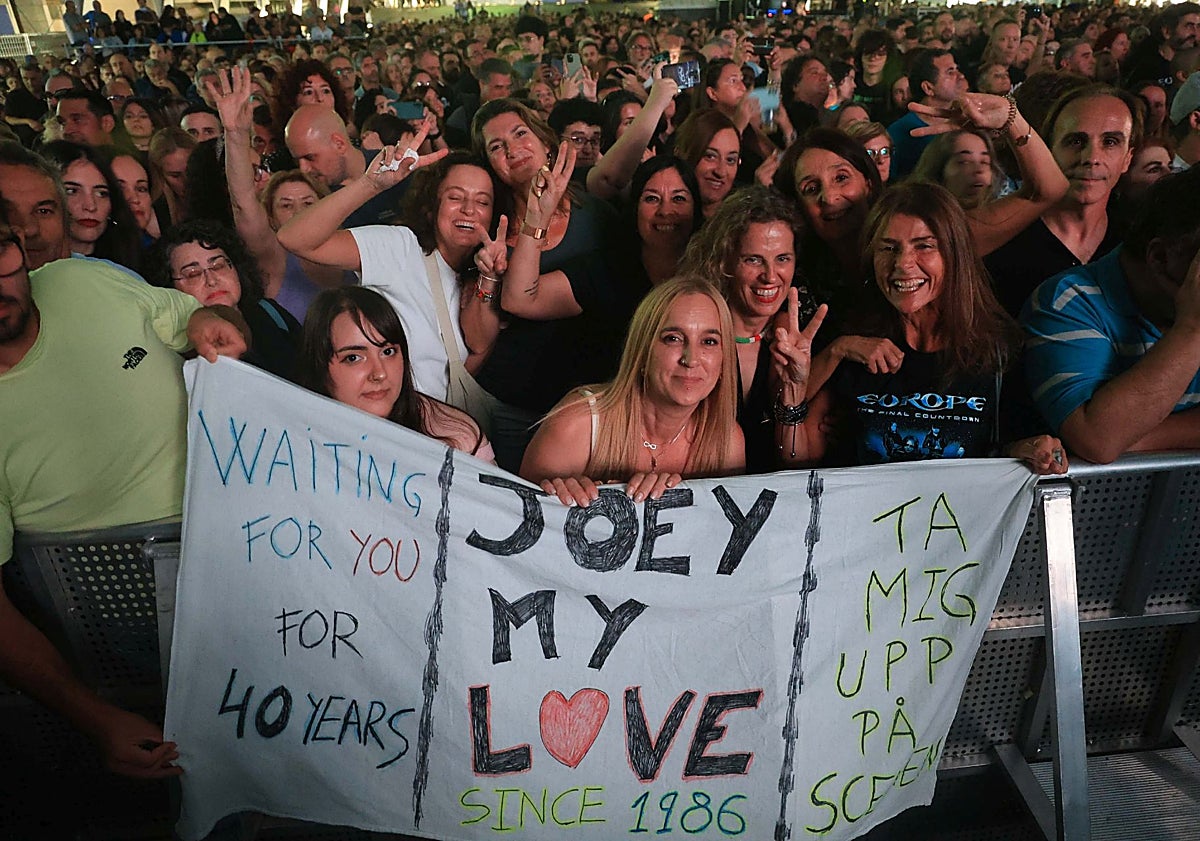 Imagen principal - 6.000 voces corean &#039;The Final Countdown&#039; en Oviedo