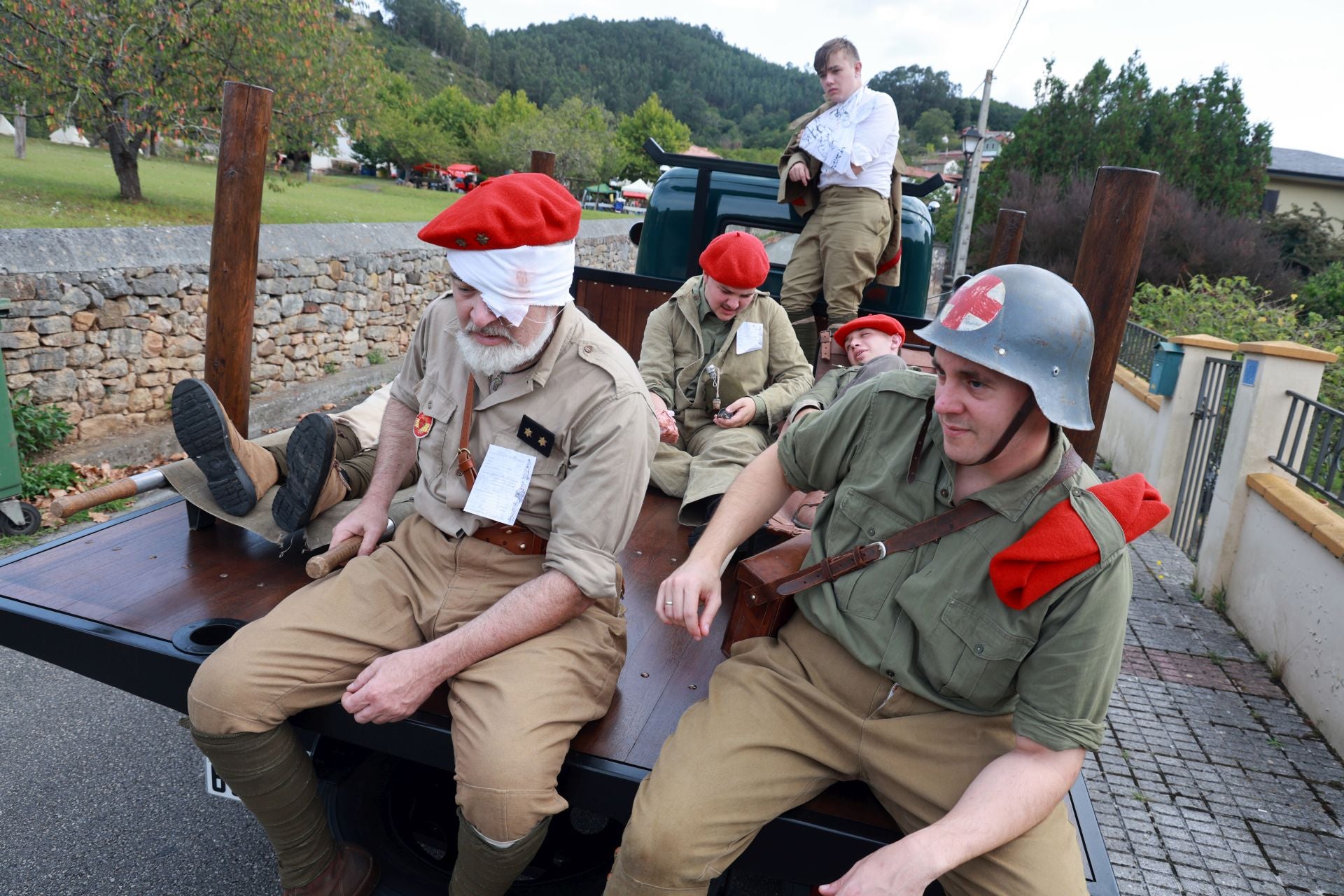 Candamo vuelve a 1936: la recreación histórica de los combates de la Guerra Civil, en fotos