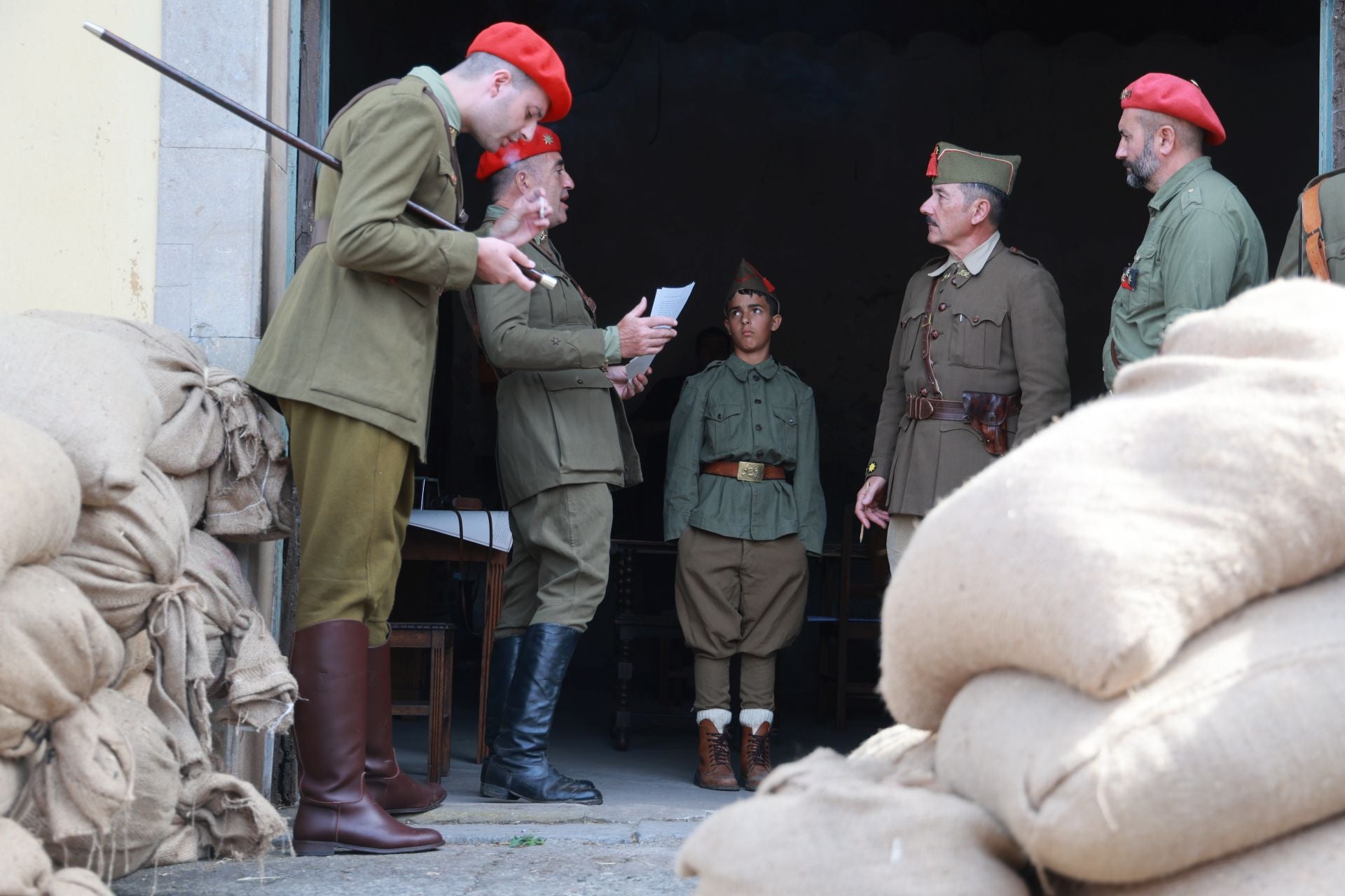 Candamo vuelve a 1936: la recreación histórica de los combates de la Guerra Civil, en fotos