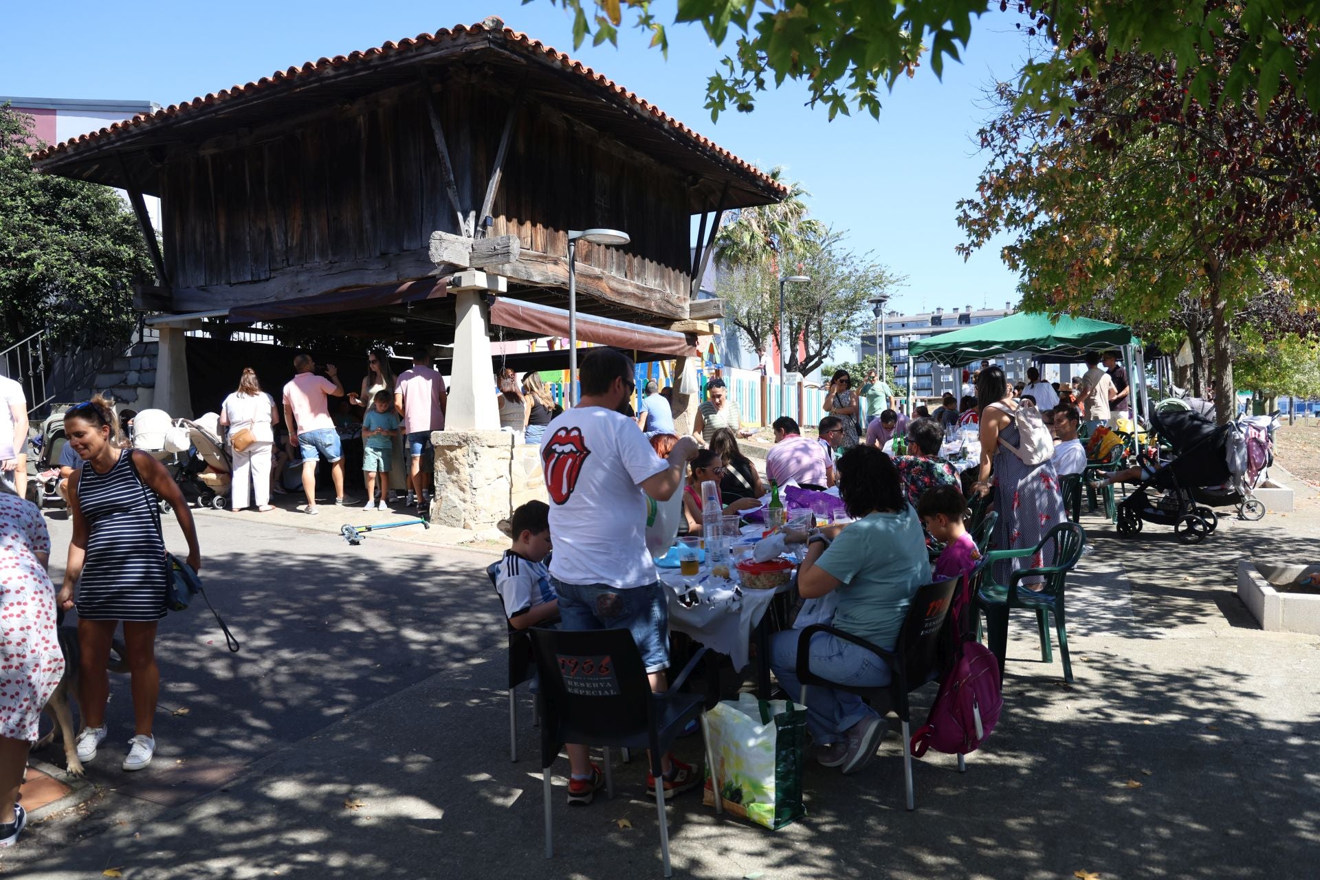 3.700 personas salen a las calles de Corvera para despedir las fiestas
