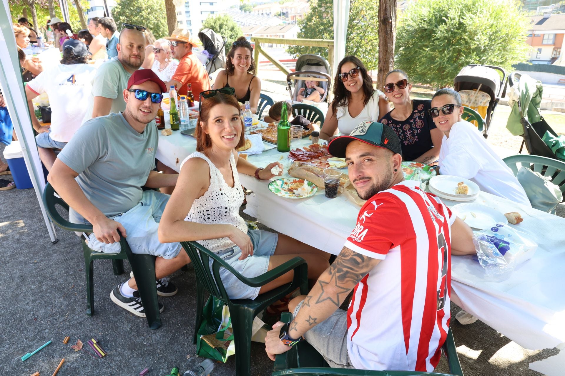 3.700 personas salen a las calles de Corvera para despedir las fiestas