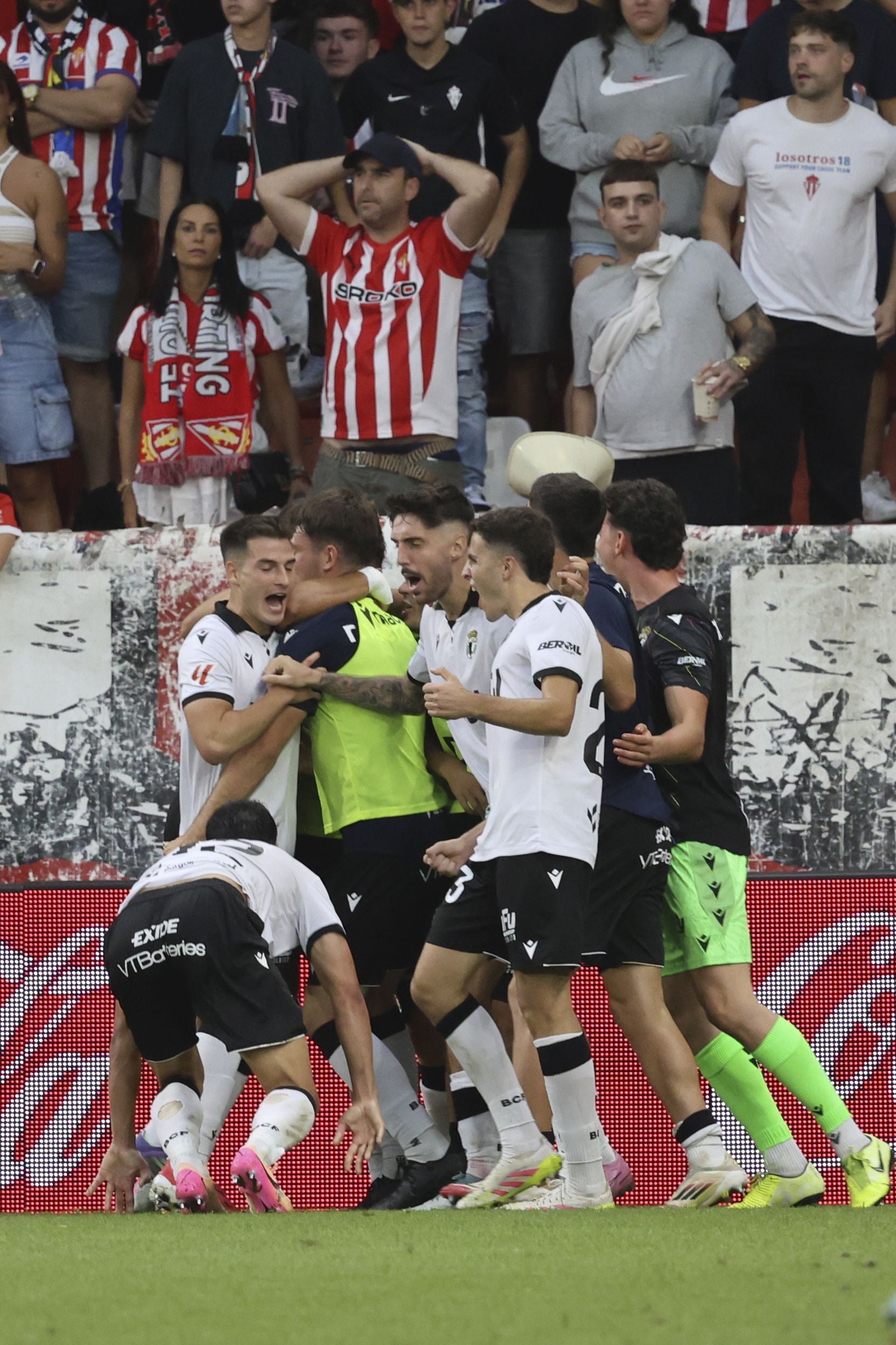 Las mejores jugadas del Sporting de Gijón - Burgos en imágenes