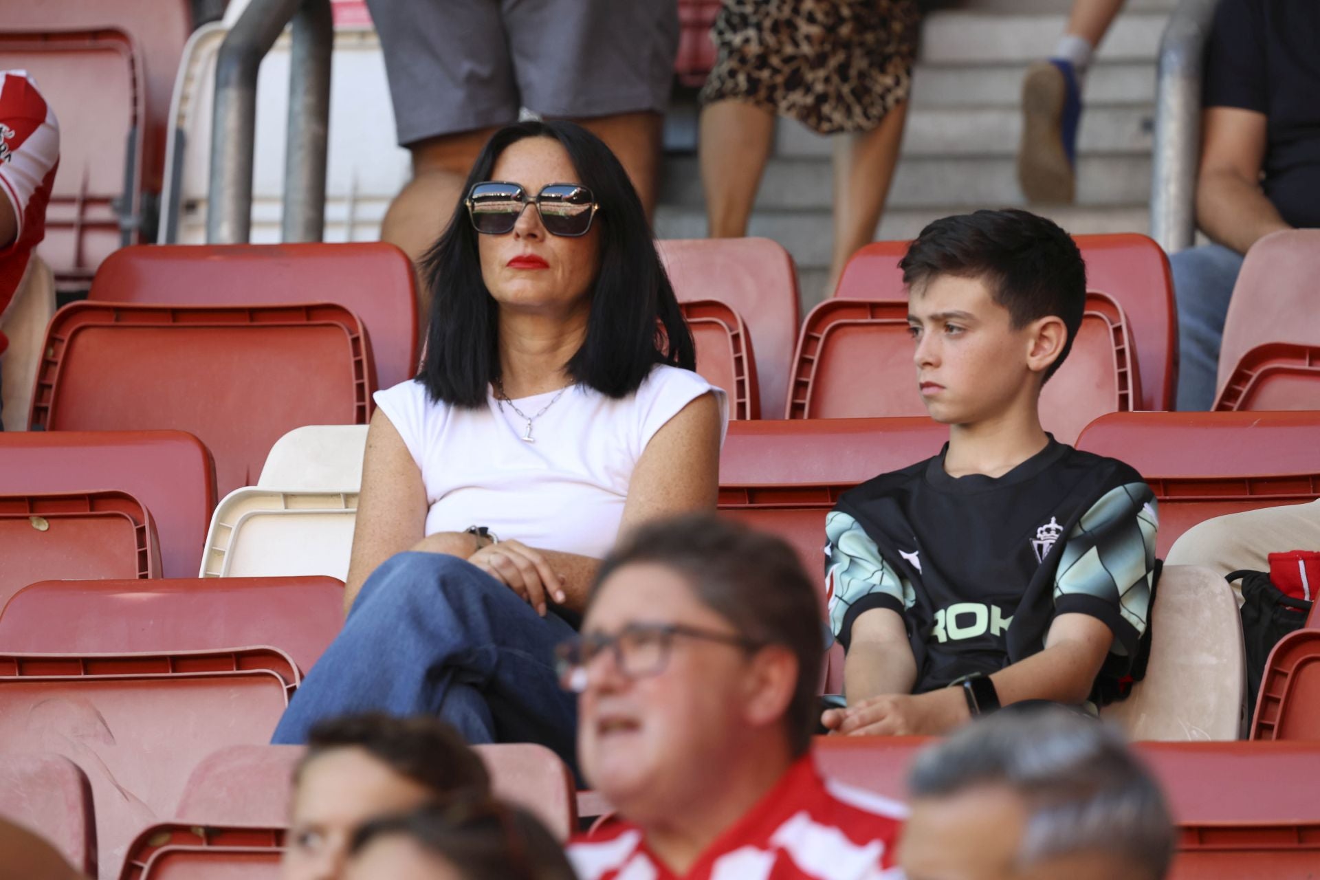 ¿Estuviste en el Sporting de Gijón - Burgos? ¡Búscate en las fotos!