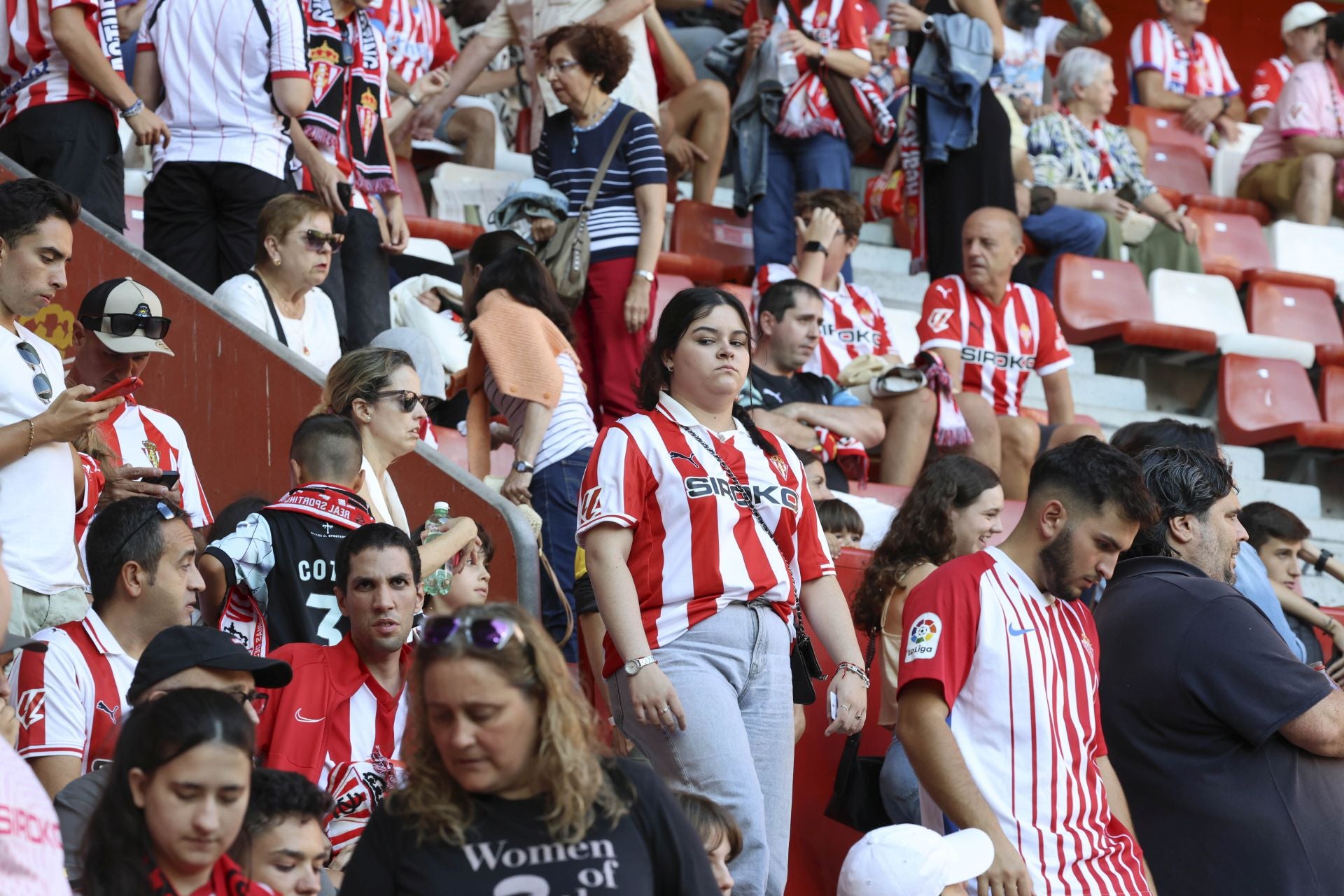¿Estuviste en el Sporting de Gijón - Burgos? ¡Búscate en las fotos!