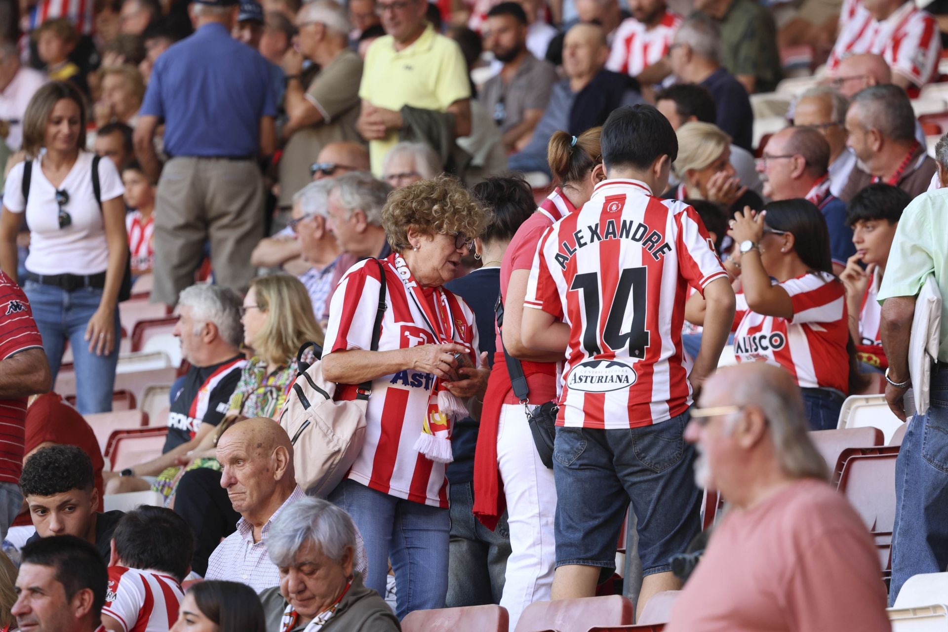 ¿Estuviste en el Sporting de Gijón - Burgos? ¡Búscate en las fotos!