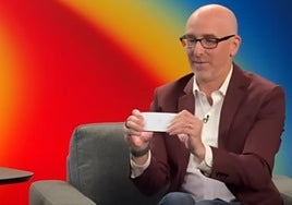 Un directivo de Apple retó a un periodista a intentar doblar el nuevo iPhone Air.