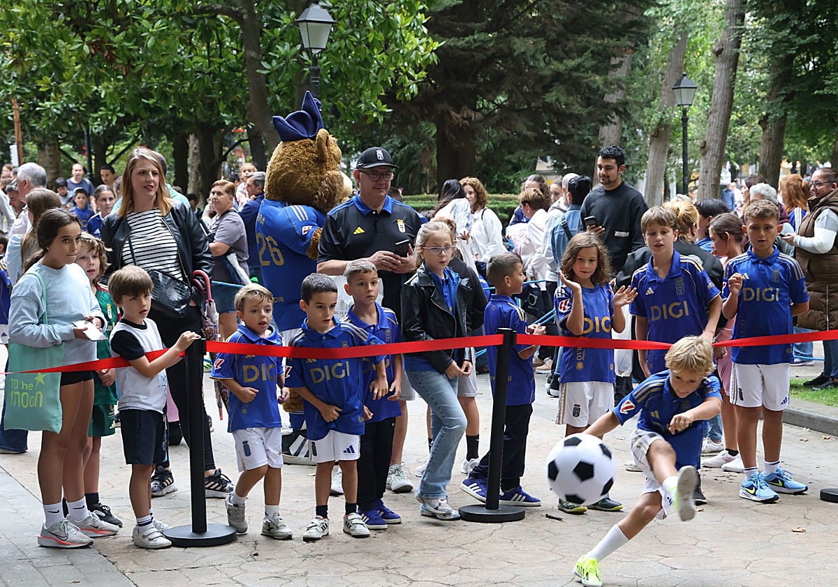 Imagen principal - «Somos muy fans, aunque queríamos ver a Cazorla»
