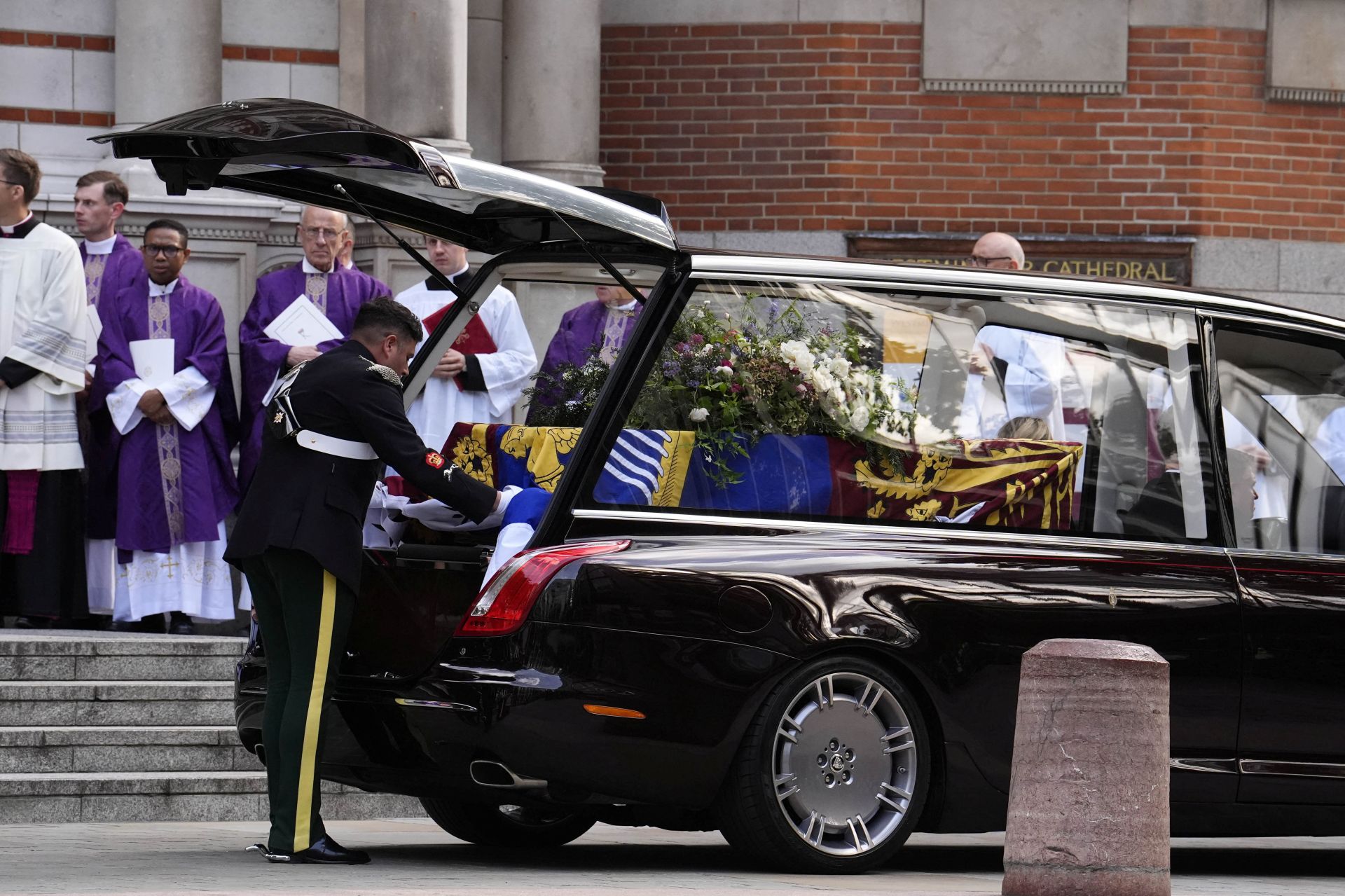 Las imágenes del funeral de la duquesa de Kent