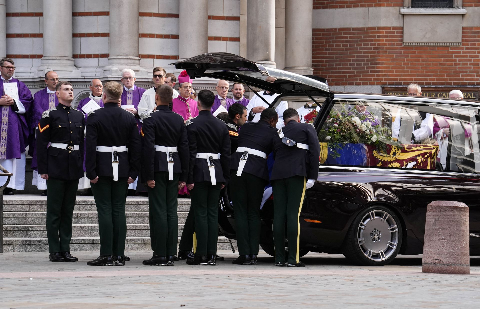 Las imágenes del funeral de la duquesa de Kent