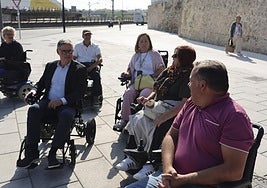 El director general y el edil junto a miembros de DIFAC.