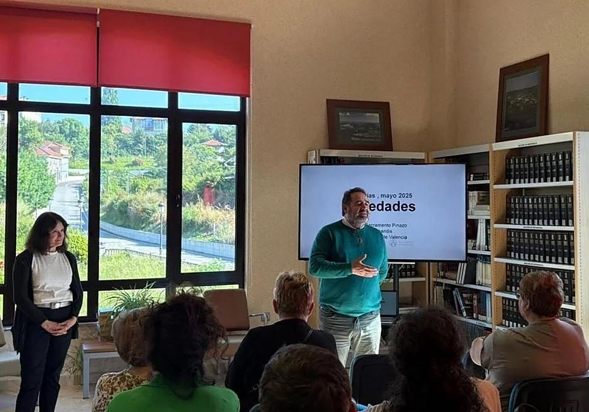 Una de las conferencias sobre la soledad no deseada, en mayo.