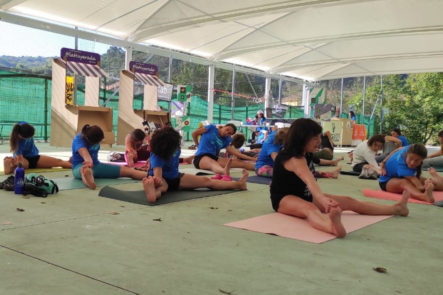 Imagen secundaria 1 - El sábado arranca con yoga y luego habrá pildoras formativas de escalada en dos niveles, ruta de montalla, taller de primeros auxilios...