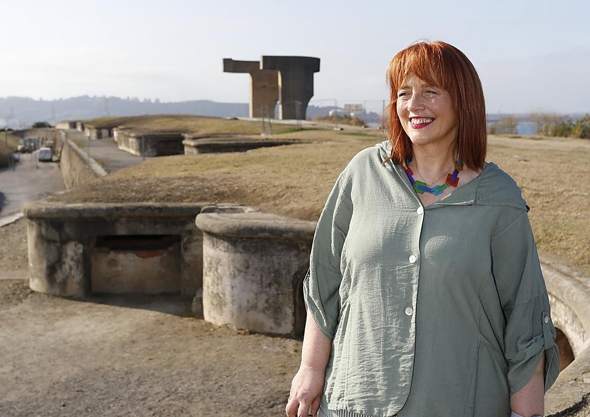 Laura Castañón, en el Cerro, escenario de la guerra civil, a la que vuelve en esta novela.