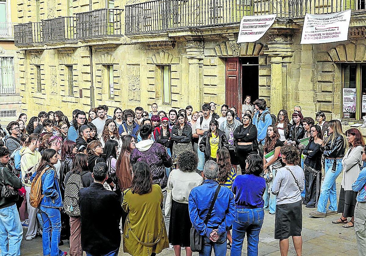 «Esto parece un experimento para echarnos del Palacio de Camposagrado como sea»