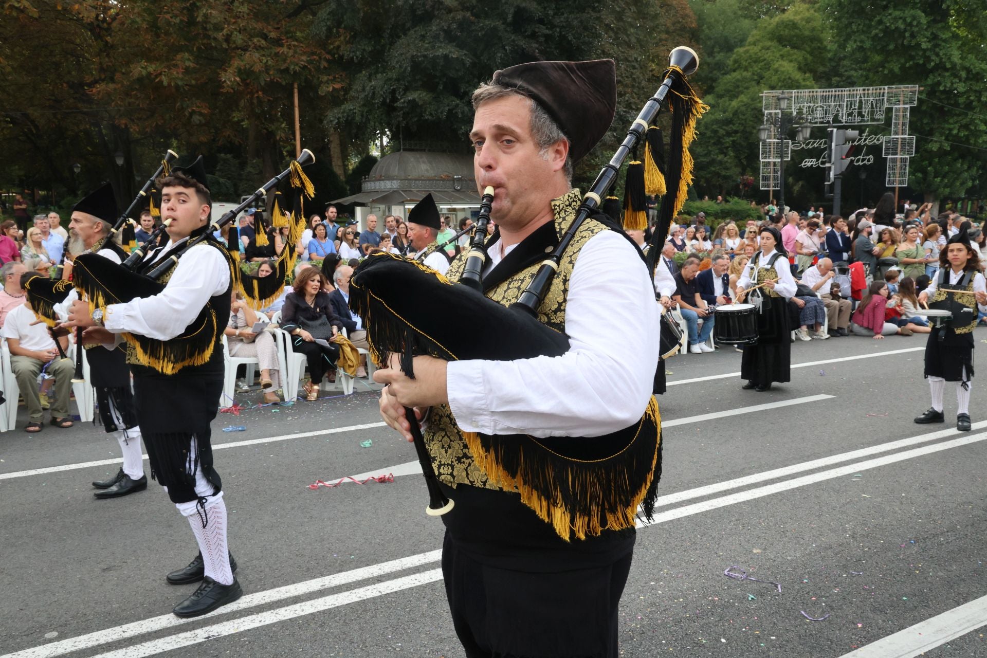 El desfile del Día de América en Asturias 2025, en imágenes