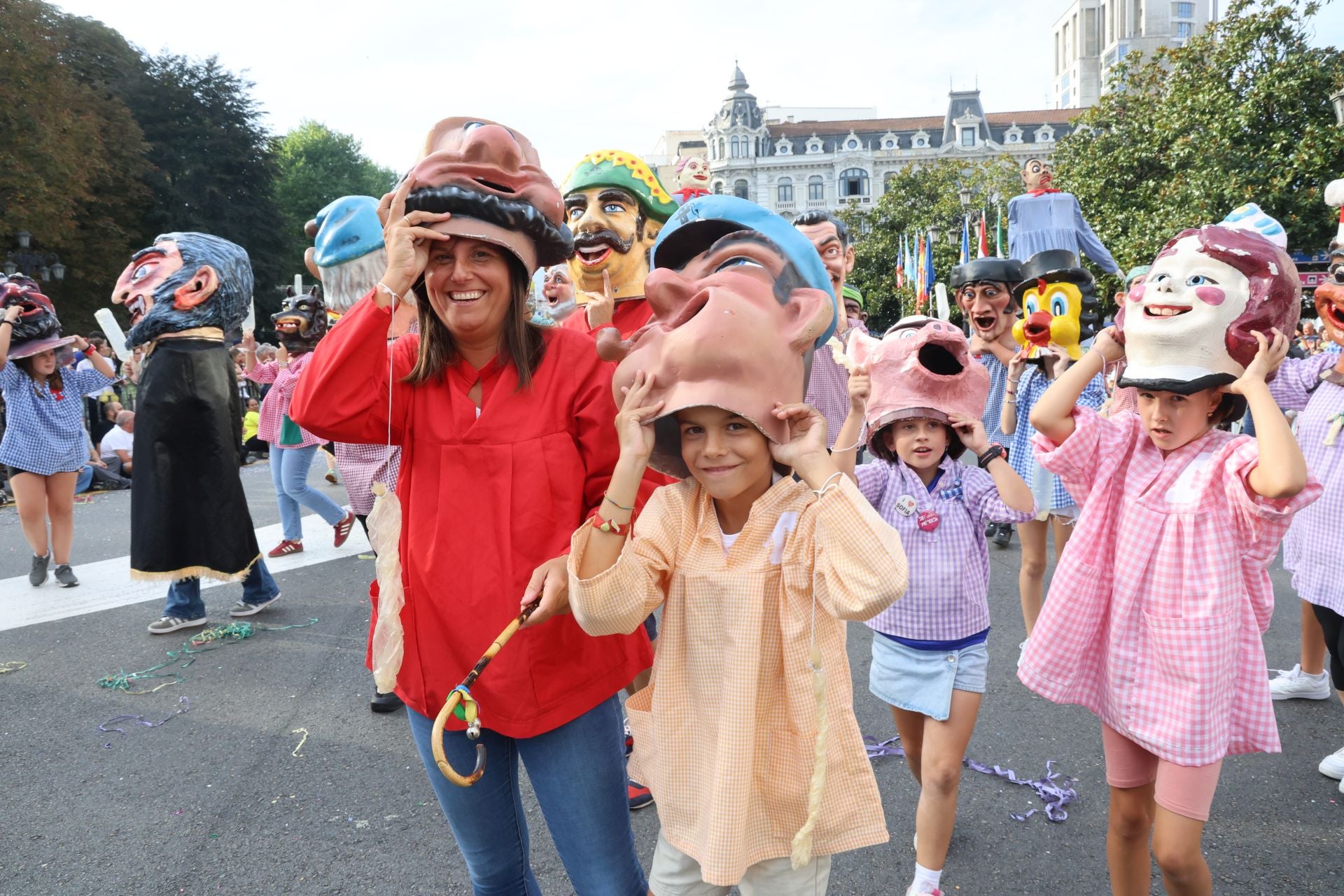 El desfile del Día de América en Asturias 2025, en imágenes