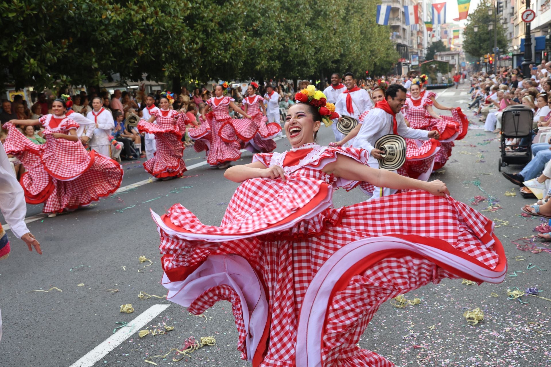 El desfile del Día de América en Asturias 2025, en imágenes