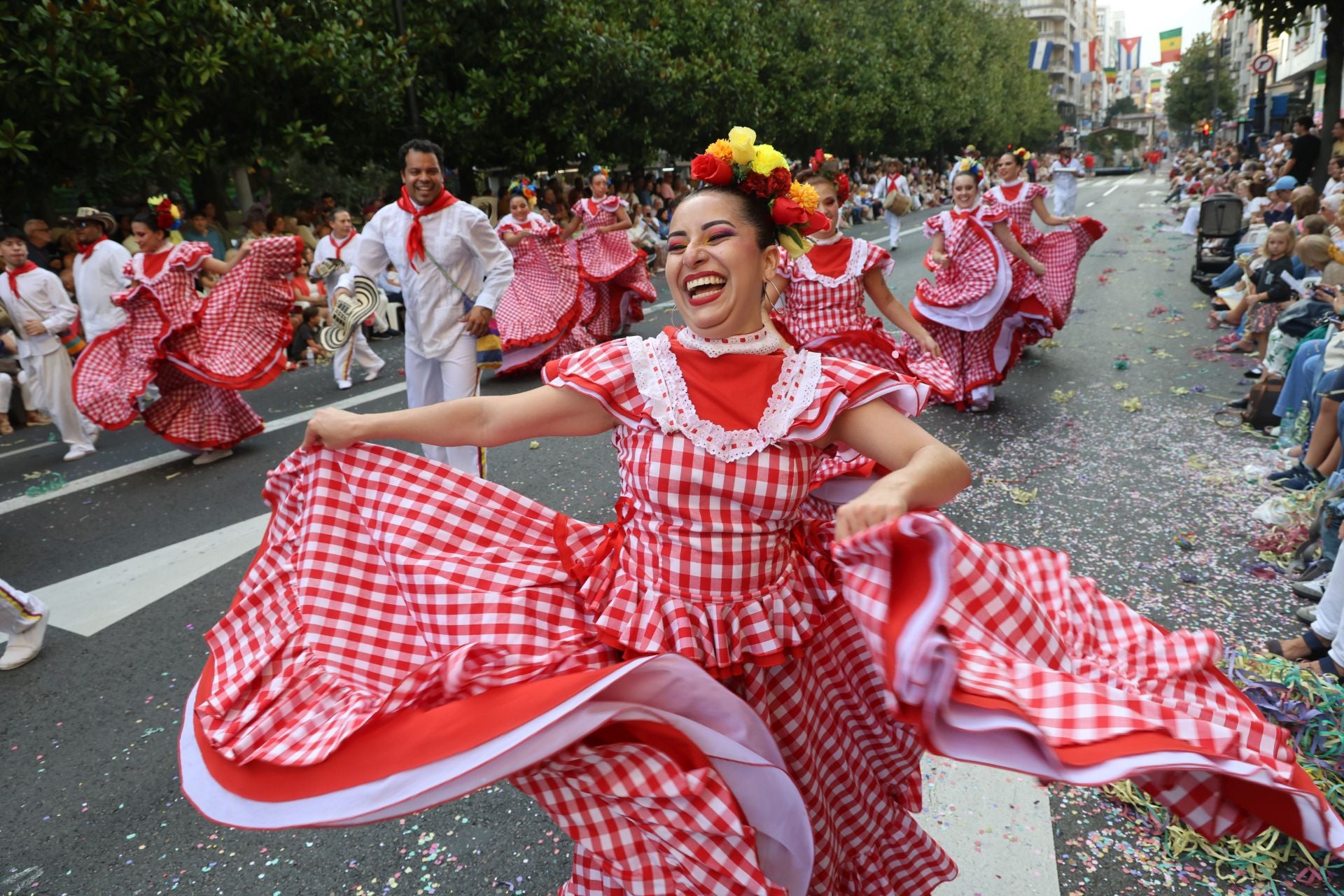 El desfile del Día de América en Asturias 2025, en imágenes