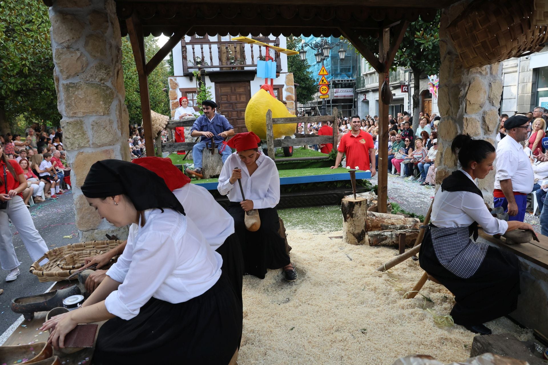 El desfile del Día de América en Asturias 2025, en imágenes