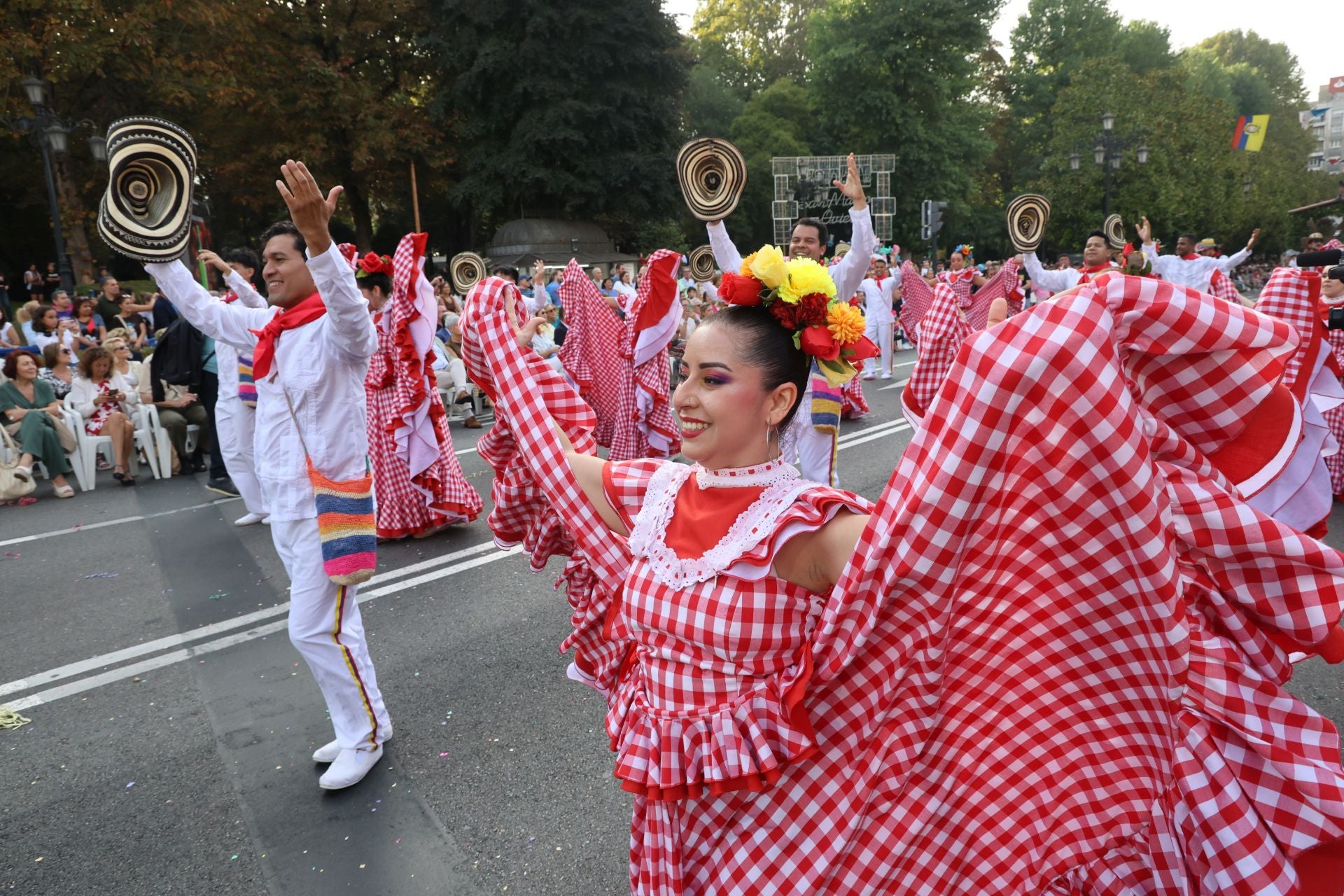 El desfile del Día de América en Asturias 2025, en imágenes