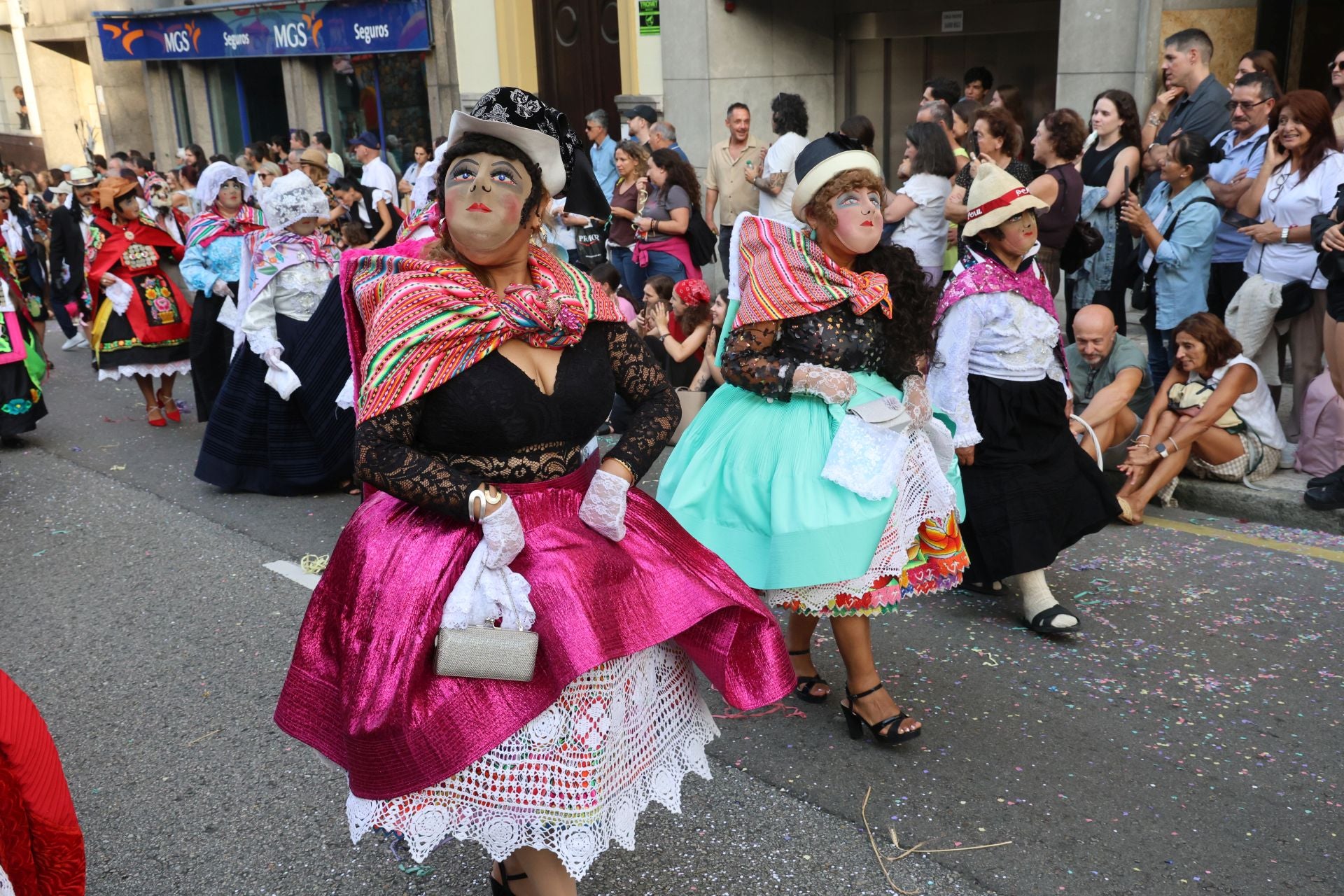 El desfile del Día de América en Asturias 2025, en imágenes