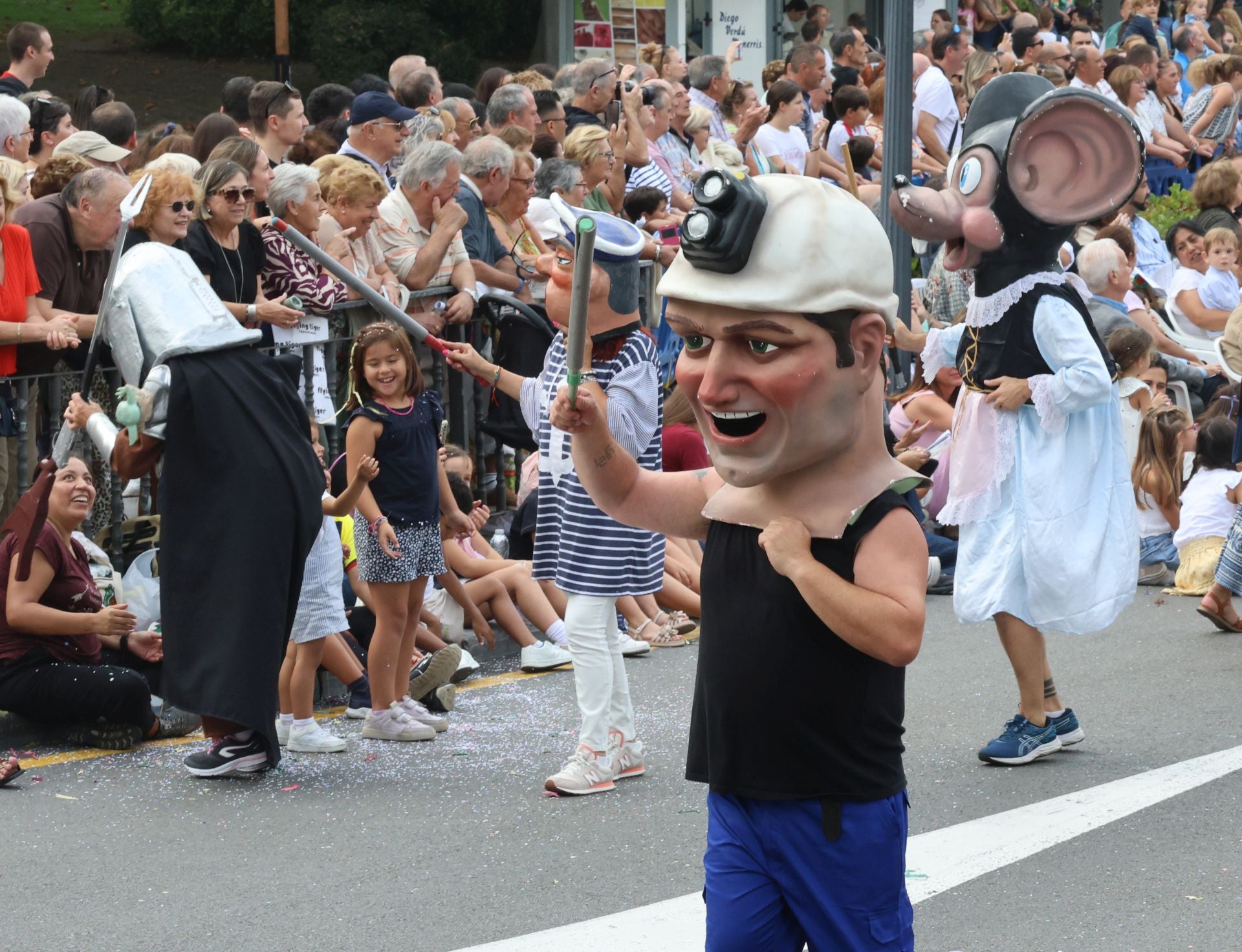 El desfile del Día de América en Asturias 2025, en imágenes