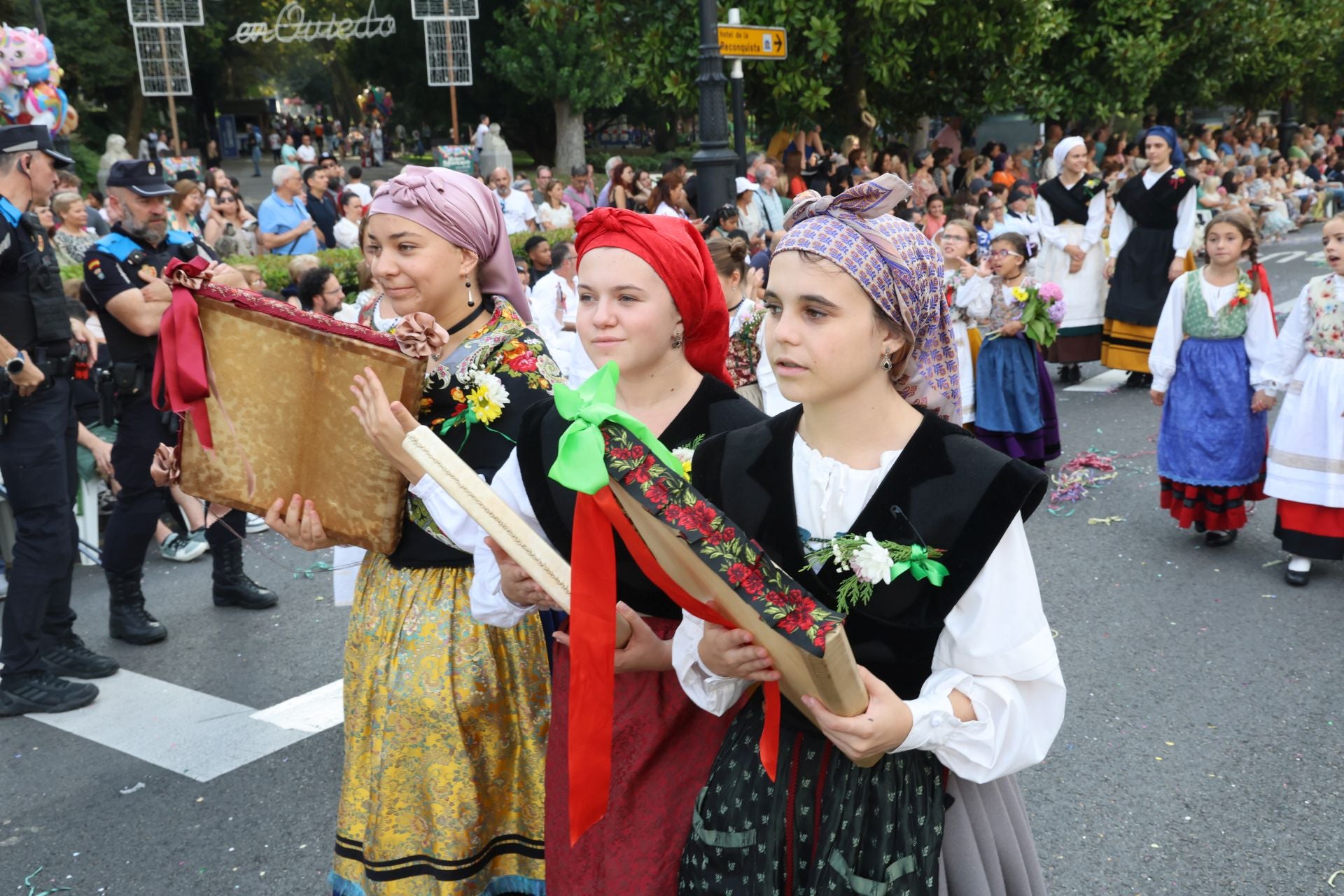 El desfile del Día de América en Asturias 2025, en imágenes