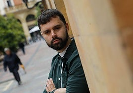 Xaime Martínez nes cais d'Uviéu, la ciudá na que vive