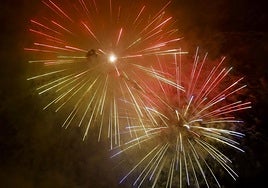 Oviedo estalla en su gran noche de fuegos artificiales